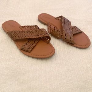 Universal Thread Slide Sandals